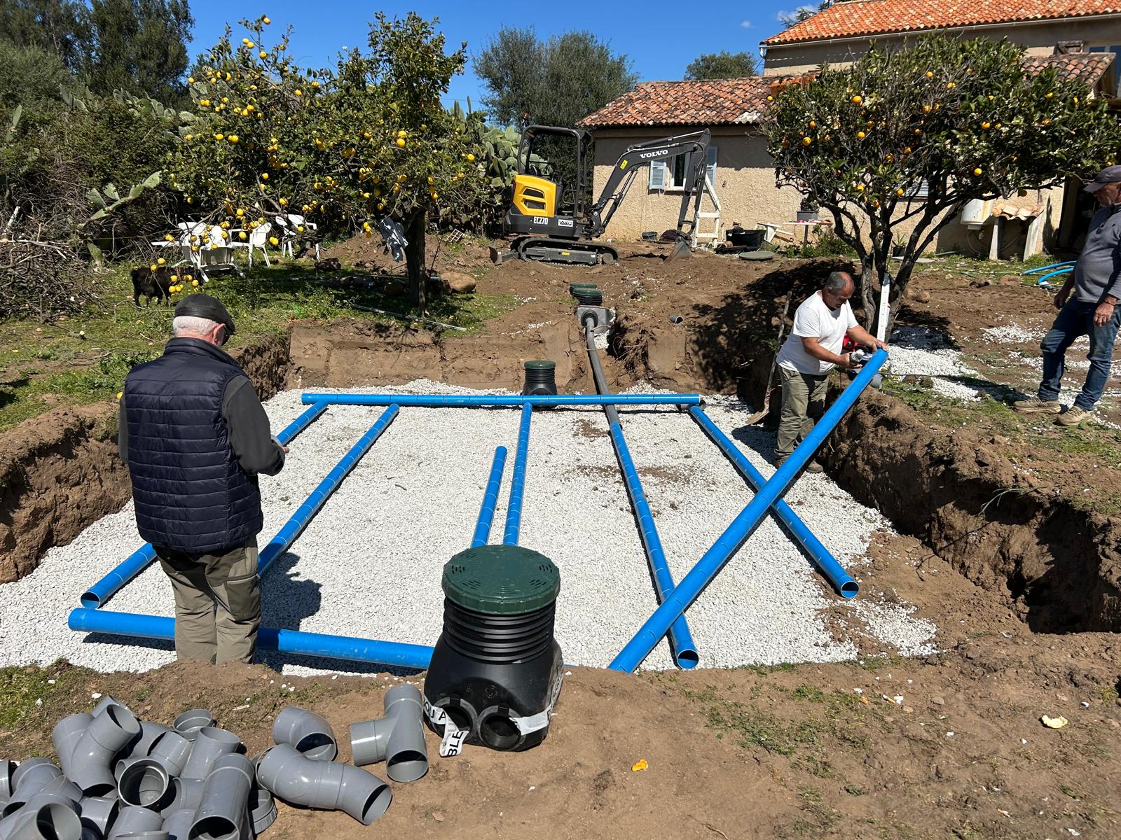 Terrassement et préparation du terrain pour la piscine à Lumio